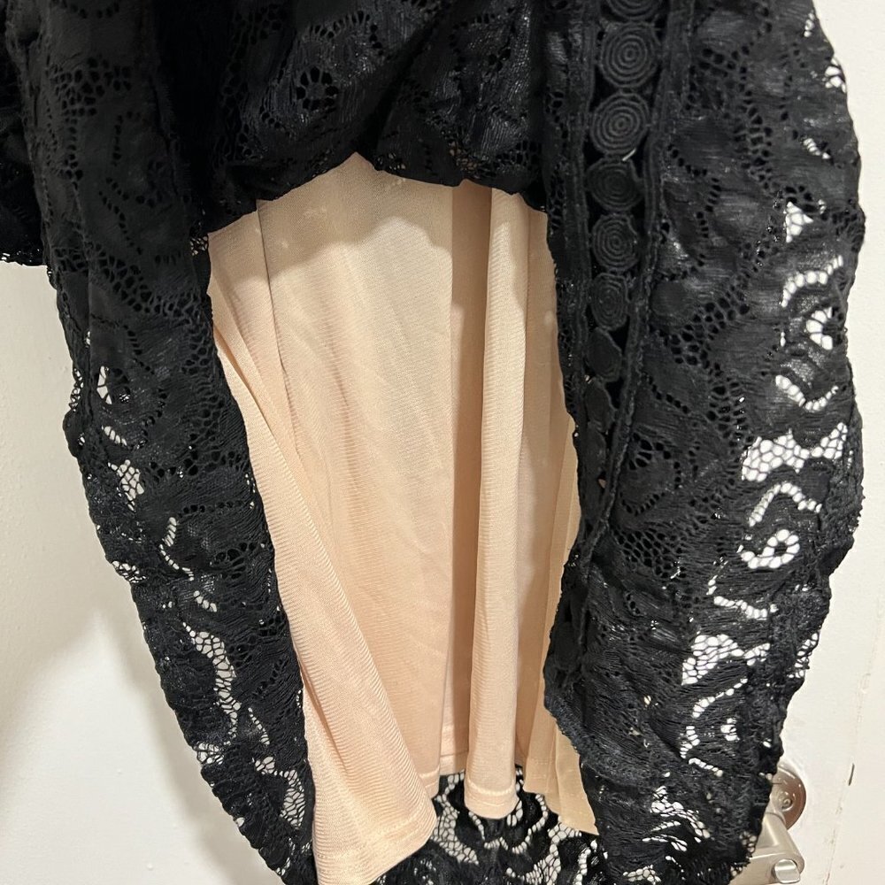 🏷 *NWT* Aqua Black Lace Dress with Nude Underlay - Timeless Elegance 🖤 - Picture 11 of 12